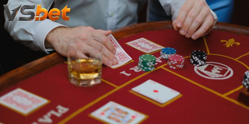 Baccarat Control Squeeze: Squeeze thay đổi cách lật lá nhưng không đổi giá trị điểm