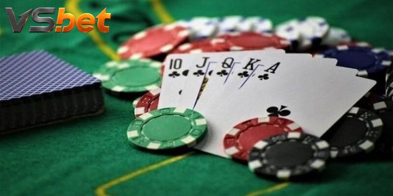 Poker Seven Deuce phân định thưởng sau showdown trực tiếp